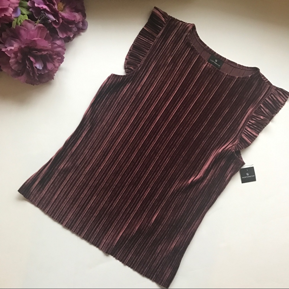 NWT crushed velvet top with ruffle shoulder - Picture 2 of 8